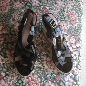 Vince C. patent leather sandals 4” wedge heel EUC